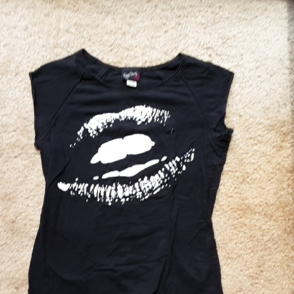 RockSteady Black Tee with White Lip Graphic